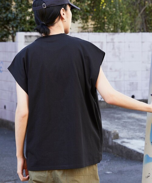 FREAK'S STORE(フリークスストア)の「【限定展開】THRASHER×FREAK'S STORE/スラッシャー 別注 ビッグシルエット ワンポイント フレイム ハートロゴ ドロップショルダーTシャツ(Tシャツ/カットソー・メンズ・アッシュグレー/ブラック/ホワイト・SMALL/MEDIUM/LARGE)」の19枚目の写真