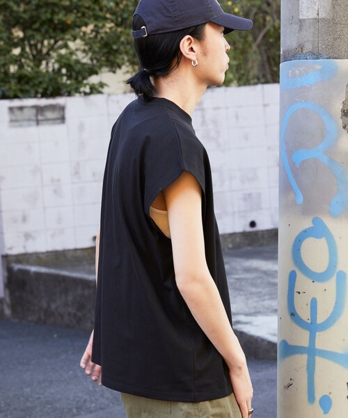 FREAK'S STORE(フリークスストア)の「【限定展開】THRASHER×FREAK'S STORE/スラッシャー 別注 ビッグシルエット ワンポイント フレイム ハートロゴ ドロップショルダーTシャツ(Tシャツ/カットソー・メンズ・アッシュグレー/ブラック/ホワイト・SMALL/MEDIUM/LARGE)」の20枚目の写真