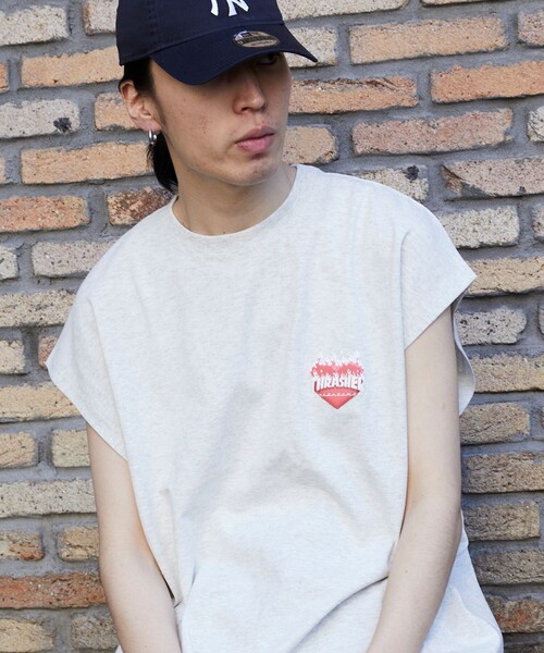 FREAK'S STORE(フリークスストア)の「【限定展開】THRASHER×FREAK'S STORE/スラッシャー 別注 ビッグシルエット ワンポイント フレイム ハートロゴ ドロップショルダーTシャツ(Tシャツ/カットソー・メンズ・アッシュグレー/ブラック/ホワイト・SMALL/MEDIUM/LARGE)」の22枚目の写真