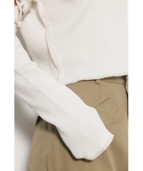 LAGUA GEM(ラグアジェム)の「2WAY LACE UP THERMAL トップス(Tシャツ/カットソー・レディース・オフホワイト/レッド/ライトブラック・FREE)」の16枚目の写真