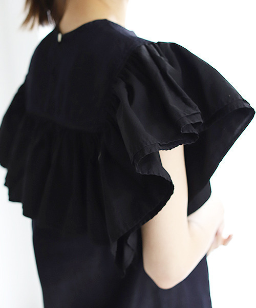 REAL CUBE（リアルキューブ）の「ダブルフリルスリーブデニムブラウス（シャツ/ブラウス・レディース・ダークネイビー・M）」の4枚目の写真