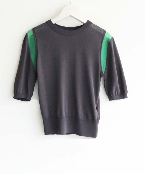 cheriella(シェリエラ)の「【cheriella】WEB限定配色ラインシアーニット WEB LIMITED CONTRAST LINE SHEER KNIT(ニット/セーター・レディース・チャコールグレー/オフホワイト/ブラック・M)」の6枚目の写真