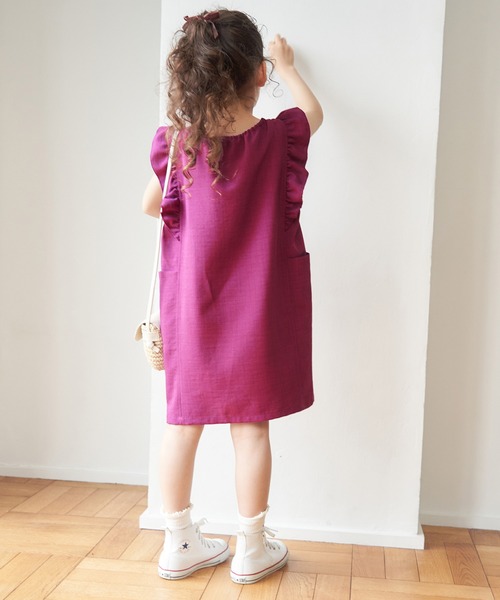 ROPE' PICNIC（ロペピクニック）の「【KIDS】リンクコーデ/麻調フリルジャンパースカート（ワンピース・キッズ・ピンク/チャコールグレー・110/120/130/140/150）」の3枚目の写真