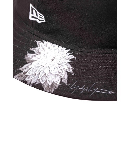 Yohji Yamamoto（ヨウジヤマモト）の「FLOWER LOGO BUCKET HAT（ハット・メンズ・ブラック・ONE SIZE）」の7枚目の写真