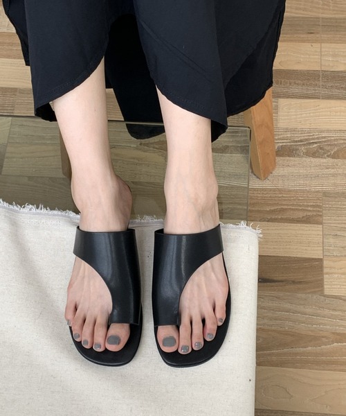 mebole(メボレ)の「トングサンダル(サンダル・レディース・ブラック/アイボリー・SMALL/MEDIUM/LARGE)」の3枚目の写真