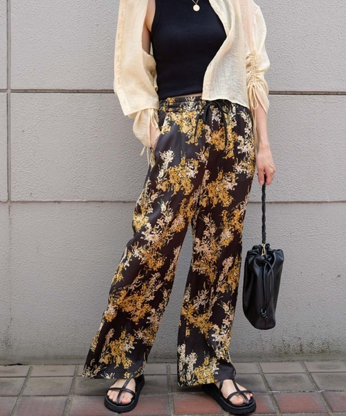 saloon（サルーン）の「SALOON(サルーン)/花柄プリントパンツ（その他パンツ・レディース・グリーン/ブラック・FREE）」の2枚目の写真