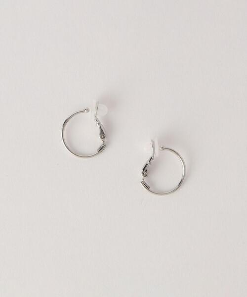 BEAUTY&YOUTH UNITED ARROWS(ビューティーアンドユースユナイテッドアローズ)の「スモールフープ イヤリング17mm(イヤリング・レディース・シルバー/ゴールド・FREE)」の8枚目の写真