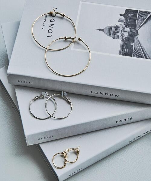 BEAUTY&YOUTH UNITED ARROWS(ビューティーアンドユースユナイテッドアローズ)の「スモールフープ イヤリング17mm(イヤリング・レディース・シルバー/ゴールド・FREE)」の11枚目の写真