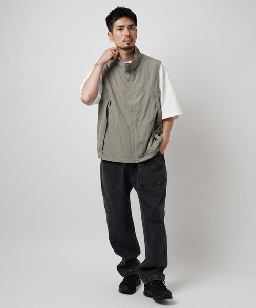 FREAK'S STORE（フリークスストア）の「リラックスフィット スタンドネック ナイロン フルジップベスト（ベスト・メンズ・ブルーグリーン/ブラック・LARGE/MEDIUM）」の4枚目の写真