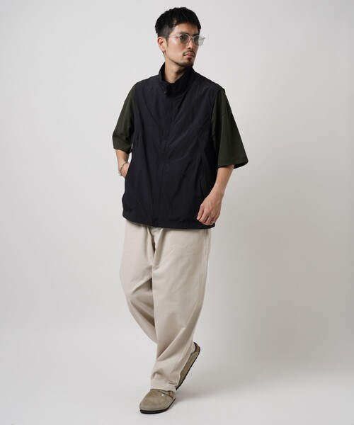 FREAK'S STORE（フリークスストア）の「リラックスフィット スタンドネック ナイロン フルジップベスト（ベスト・メンズ・ブルーグリーン/ブラック・LARGE/MEDIUM）」の11枚目の写真
