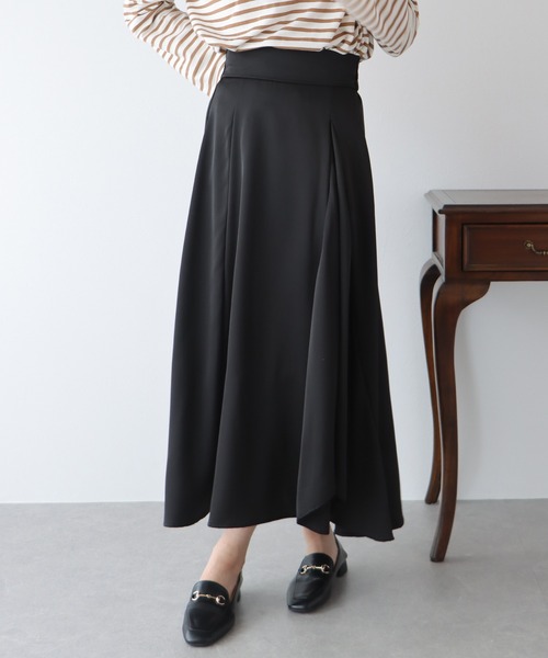 BLUEEAST（ブルーイースト）の「サテンラッフルスカート（スカート・レディース・チャコールグレー/グレイッシュベージュ/ブラック・MEDIUM）」の5枚目の写真