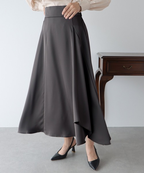 BLUEEAST（ブルーイースト）の「サテンラッフルスカート（スカート・レディース・チャコールグレー/グレイッシュベージュ/ブラック・MEDIUM）」の16枚目の写真