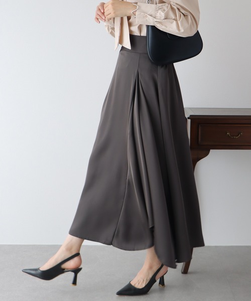 BLUEEAST（ブルーイースト）の「サテンラッフルスカート（スカート・レディース・チャコールグレー/グレイッシュベージュ/ブラック・MEDIUM）」の15枚目の写真