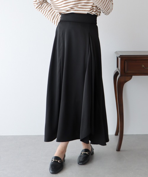 BLUEEAST（ブルーイースト）の「サテンラッフルスカート（スカート・レディース・チャコールグレー/グレイッシュベージュ/ブラック・MEDIUM）」の21枚目の写真