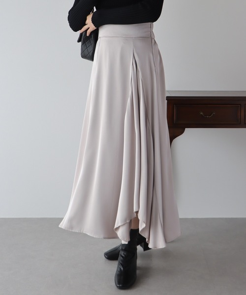 BLUEEAST（ブルーイースト）の「サテンラッフルスカート（スカート・レディース・チャコールグレー/グレイッシュベージュ/ブラック・MEDIUM）」の11枚目の写真