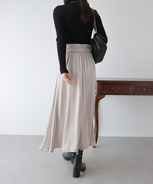 BLUEEAST（ブルーイースト）の「サテンラッフルスカート（スカート・レディース・チャコールグレー/グレイッシュベージュ/ブラック・MEDIUM）」の7枚目の写真