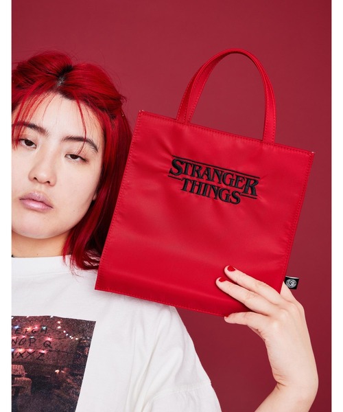 Little sunny bite（リトルサニーバイト）の「【8】STRANGER THINGS × little sunny bite Logo mini bag（ハンドバッグ・レディース・レッド・FREE）」の2枚目の写真