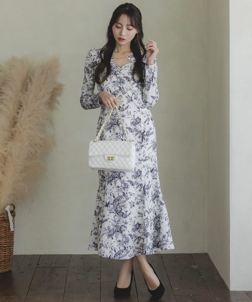 Julia Boutique（ジュリアブティック）の「キルティングスクエアチェーンバッグ（ショルダーバッグ・レディース・ブラック/ホワイト/レッド/ベージュ・ONE）」の5枚目の写真