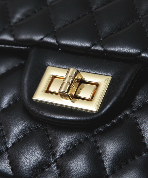 Julia Boutique（ジュリアブティック）の「キルティングスクエアチェーンバッグ（ショルダーバッグ・レディース・ブラック/ホワイト/レッド/ベージュ・ONE）」の15枚目の写真