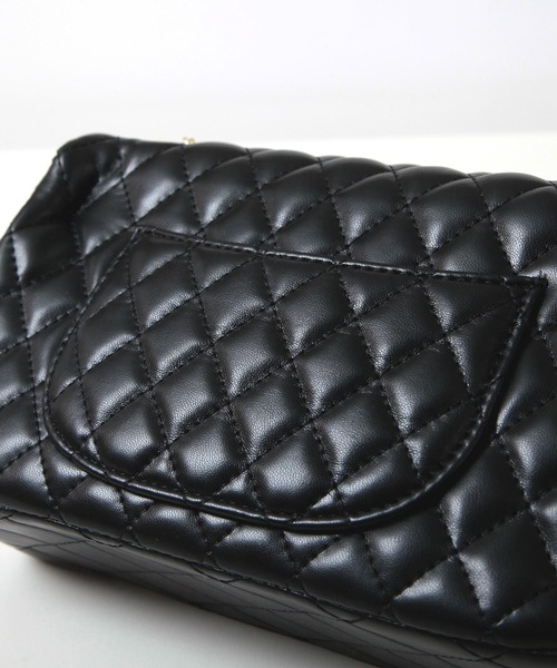 Julia Boutique（ジュリアブティック）の「キルティングスクエアチェーンバッグ（ショルダーバッグ・レディース・ブラック/ホワイト/レッド/ベージュ・ONE）」の16枚目の写真