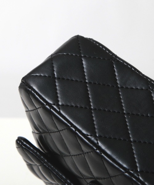 Julia Boutique（ジュリアブティック）の「キルティングスクエアチェーンバッグ（ショルダーバッグ・レディース・ブラック/ホワイト/レッド/ベージュ・ONE）」の18枚目の写真