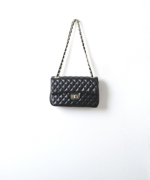 Julia Boutique（ジュリアブティック）の「キルティングスクエアチェーンバッグ（ショルダーバッグ・レディース・ブラック/ホワイト/レッド/ベージュ・ONE）」の22枚目の写真