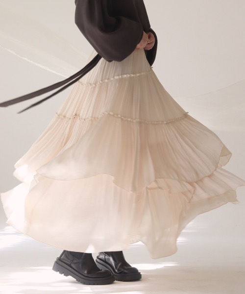 mellowneon(メロウネオン)の「ボリュームティアードスカート(スカート・レディース・アイボリー/ブラック・FREE/SMALL)」の6枚目の写真