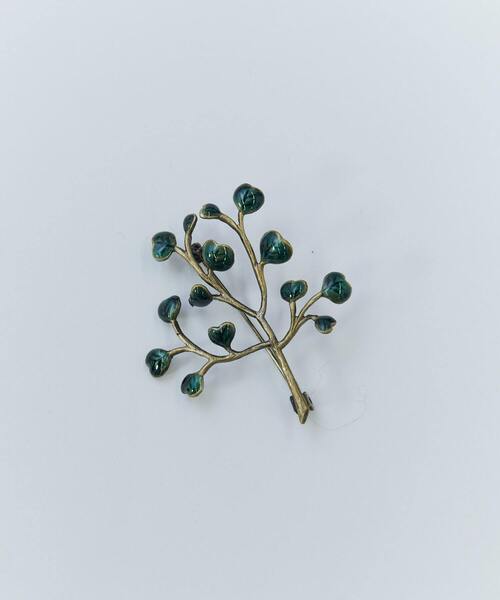 LOISIR ロワズィール ユーカリ モチーフ ブローチ 新品タグ付き LOISIR（ロワズィール）の「ユーカリモチーフブローチ（ブローチ