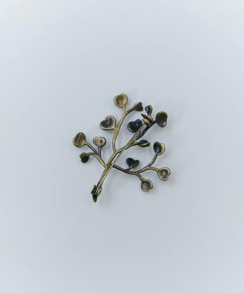 LOISIR（ロワズィール）の「ユーカリモチーフブローチ（ブローチ