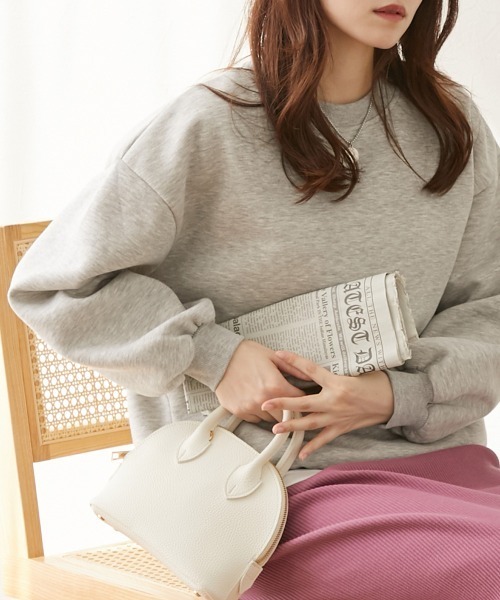 nissen（ニッセン）の「【販売終了】裏起毛ボリューム袖トレーナー（スウェット・レディース・アイボリー/ブルー/杢グレー/ピンク/ブラック/ネイビー/ベージュ・LL/L/M/S）」の4枚目の写真