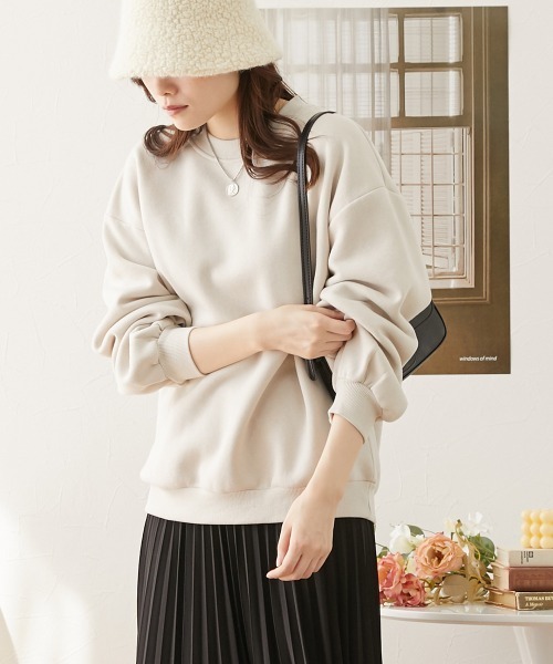 nissen（ニッセン）の「【販売終了】裏起毛ボリューム袖トレーナー（スウェット・レディース・アイボリー/ブルー/杢グレー/ピンク/ブラック/ネイビー/ベージュ・LL/L/M/S）」の2枚目の写真