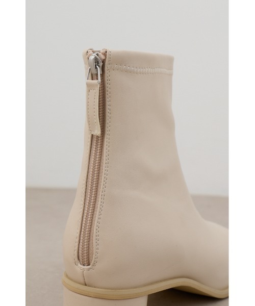 AZUL by moussy（アズールバイマウジー）の「サークルシェイプローヒールブーツ（ブーツ・レディース・アイボリー/ブラック・MEDIUM/SMALL/LARGE）」の10枚目の写真