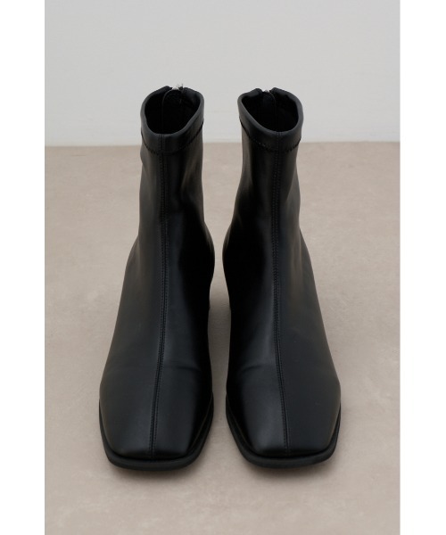 AZUL by moussy（アズールバイマウジー）の「サークルシェイプローヒールブーツ（ブーツ・レディース・アイボリー/ブラック・MEDIUM/SMALL/LARGE）」の16枚目の写真