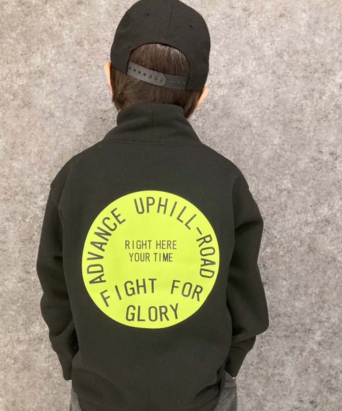 THE CASUAL（カジュアル）の「裏起毛　ワイドシルエット　タートルネックトレーナー（スウェット・キッズ・グレー系3/杢グレー/グレー系/グレー系4/ブラック系/ブラック/ベージュ/グレー系2/グレイッシュベージュ/ベージュ系/オートミール/ダークグリーン/ブラウン系/ベージュ系1/ネイビー/グレー系1・150cm/160cm/130cm/140cm/110cm/120cm）」の2枚目の写真