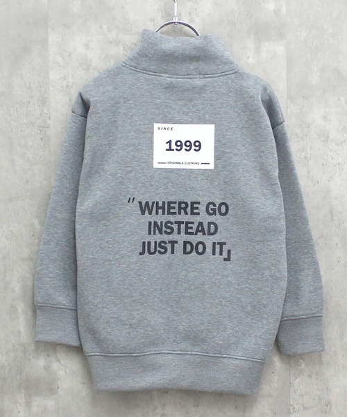 THE CASUAL（カジュアル）の「裏起毛　ワイドシルエット　タートルネックトレーナー（スウェット・キッズ・グレー系3/杢グレー/グレー系/グレー系4/ブラック系/ブラック/ベージュ/グレー系2/グレイッシュベージュ/ベージュ系/オートミール/ダークグリーン/ブラウン系/ベージュ系1/ネイビー/グレー系1・150cm/160cm/130cm/140cm/110cm/120cm）」の6枚目の写真