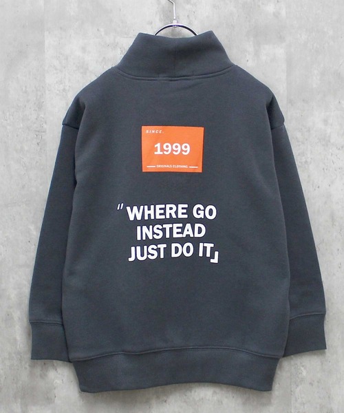 THE CASUAL（カジュアル）の「裏起毛　ワイドシルエット　タートルネックトレーナー（スウェット・キッズ・グレー系3/杢グレー/グレー系/グレー系4/ブラック系/ブラック/ベージュ/グレー系2/グレイッシュベージュ/ベージュ系/オートミール/ダークグリーン/ブラウン系/ベージュ系1/ネイビー/グレー系1・150cm/160cm/130cm/140cm/110cm/120cm）」の7枚目の写真