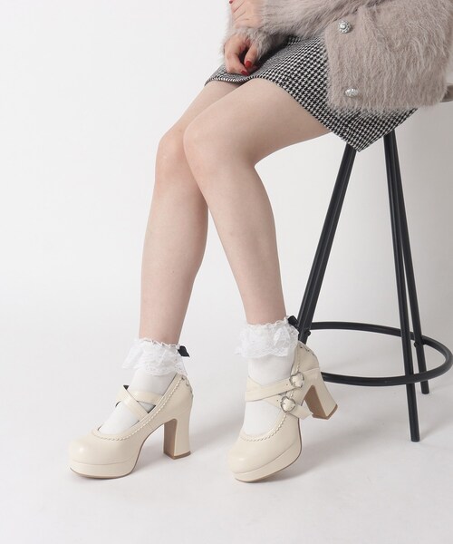 cs T&P(シーエスティーアンドピー)の「厚底チャンキーヒールパンプス(パンプス・レディース・ブラック/アイボリー/レッド系1/ブラック系1・L/LL/S/M)」の5枚目の写真