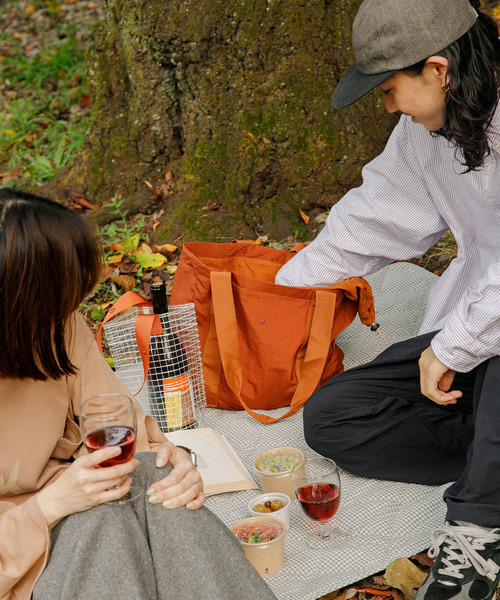 EKAL(エカル)の「TINY GARDEN PRODUCTS パッカブルクールバッグ(トートバッグ・レディース・ゴールド系その他/ブラック系その他/グレー/カーキ・ONE)」の6枚目の写真