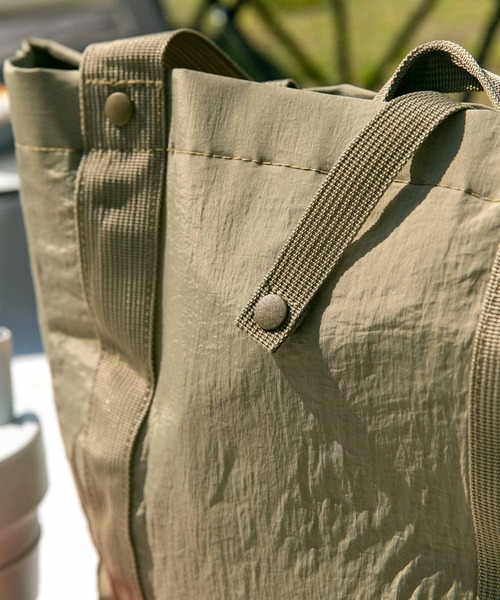 EKAL(エカル)の「TINY GARDEN PRODUCTS パッカブルクールバッグ(トートバッグ・レディース・ゴールド系その他/ブラック系その他/グレー/カーキ・ONE)」の9枚目の写真