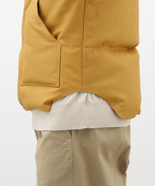 Rocky Mountain FeatherBed(ロッキー マウンテン フェザーベッド)の「【Rocky Mountain Featherbed】LEATHER CHRISTY VEST(ダウンベスト・メンズ・ブラック/ブラウン系その他・38/46/42)」の12枚目の写真