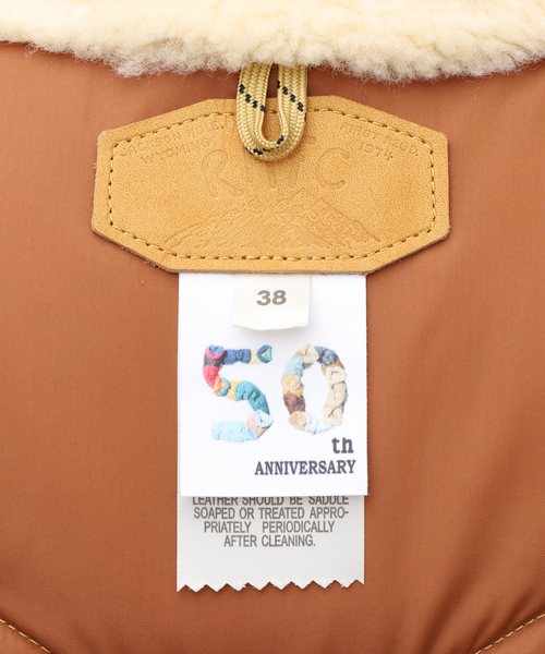 Rocky Mountain FeatherBed(ロッキー マウンテン フェザーベッド)の「【Rocky Mountain Featherbed】LEATHER CHRISTY VEST(ダウンベスト・メンズ・ブラック/ブラウン系その他・38/46/42)」の16枚目の写真