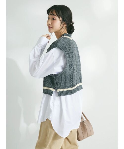 CRAFT STANDARD BOUTIQUE（クラフトスタンダードブティック）の「2WAYケーブルニットベスト（ベスト・レディース・ベージュ/ブラック/グレー/アイボリー・FREE）」の7枚目の写真