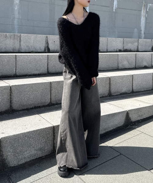 LVEU.(ラブユ.)の「【LVEU.】ワイドネックシャギープルオーバー / トップス カットソー ニット シャギー 起毛 ワイドネック Uネック ブラック ネイビー チャコール グレー(ニット/セーター・レディース・ブラック/ブルー/チャコールグレー・FREE)」の4枚目の写真