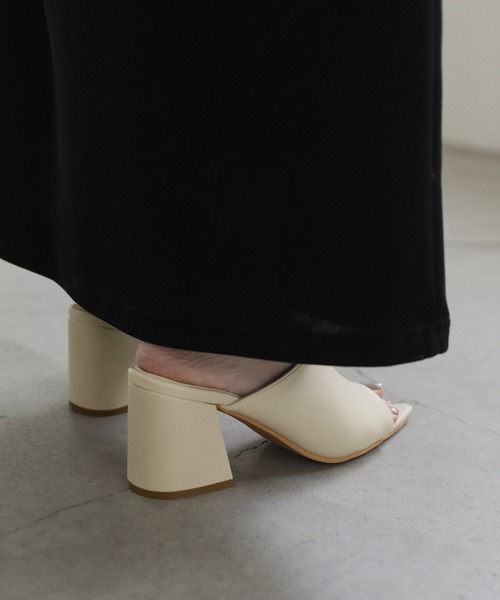 select MOCA（セレクトモカ）の「【ZOZO限定】ポインテッドトゥサンダル（サンダル・レディース・ライトベージュ/ブラック・SMALL/MEDIUM/LARGE）」の7枚目の写真