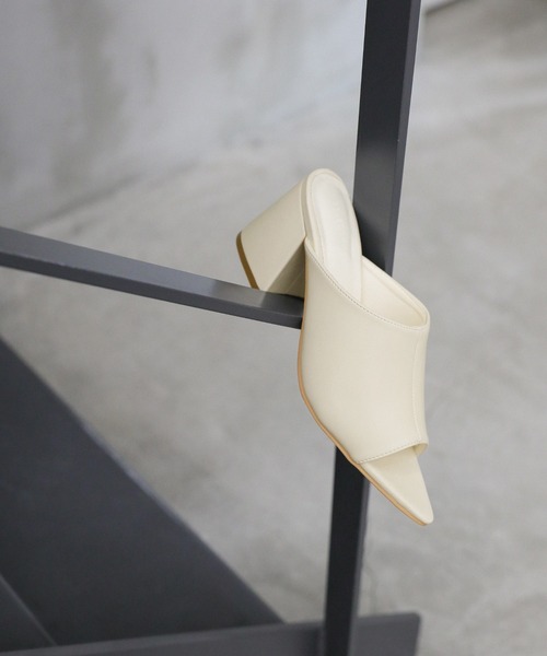 select MOCA（セレクトモカ）の「【ZOZO限定】ポインテッドトゥサンダル（サンダル・レディース・ライトベージュ/ブラック・SMALL/MEDIUM/LARGE）」の11枚目の写真