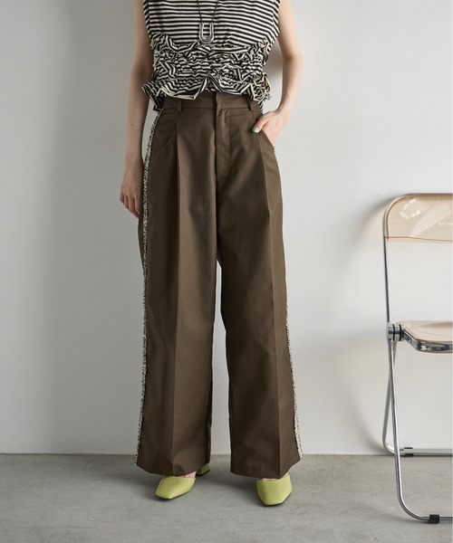 THE YOn（ザヨン）の「グリッターフリンジサイドラインスラックス（スラックス・レディース・ブラック/グレー/タン/ブラウン・S/M）」の21枚目の写真