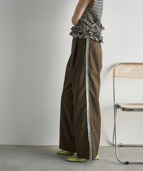 THE YOn（ザヨン）の「グリッターフリンジサイドラインスラックス（スラックス・レディース・ブラック/グレー/タン/ブラウン・S/M）」の19枚目の写真