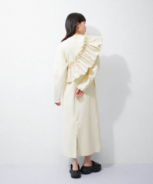 ADAM ET ROPE'（アダムエロペ）の「【サステナブル】ラッフルスカーフコンビワンピース（ワンピース・レディース・キナリ/ブラック・FREE）」の14枚目の写真