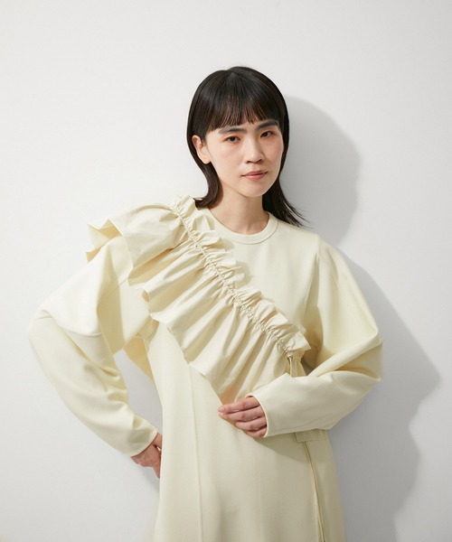 ADAM ET ROPE'（アダムエロペ）の「【サステナブル】ラッフルスカーフコンビワンピース（ワンピース・レディース・キナリ/ブラック・FREE）」の17枚目の写真