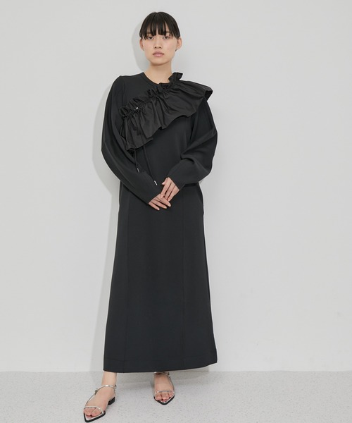 ADAM ET ROPE'（アダムエロペ）の「【サステナブル】ラッフルスカーフコンビワンピース（ワンピース・レディース・キナリ/ブラック・FREE）」の6枚目の写真